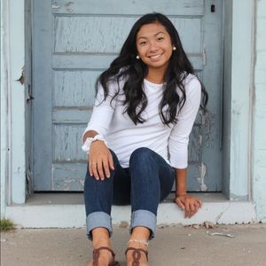 Meet your Posher, Chloe